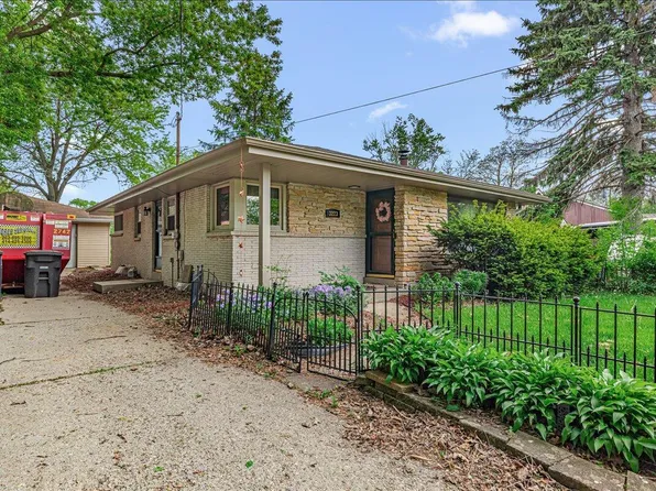 3223 W Cold Spring ROAD, Greenfield, WI 53221