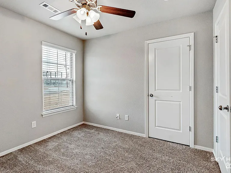 Haden Holly Station - Duplexes & Townhomes in Siloam Springs, AR — Photo 37