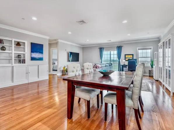 142 Bigelow St Unit 305, Brighton, MA 02135