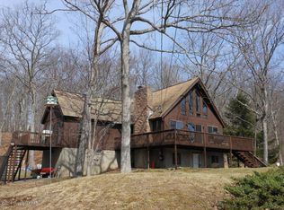 1178 Lakeside Dr, Dingmans Ferry, PA 18328