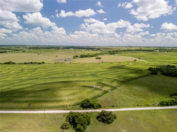 2 County Road 3307, Hubbard, TX 76648