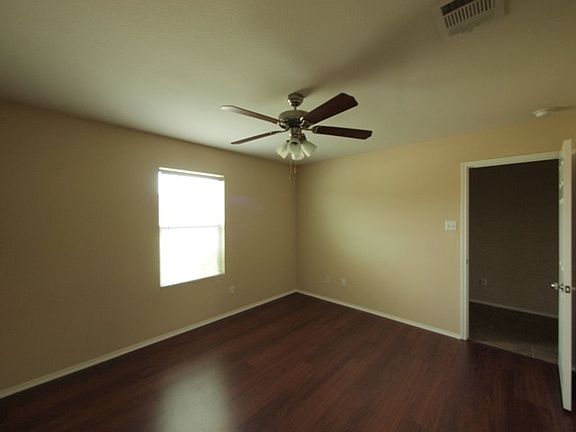 3rd image of 101 W Orion Dr