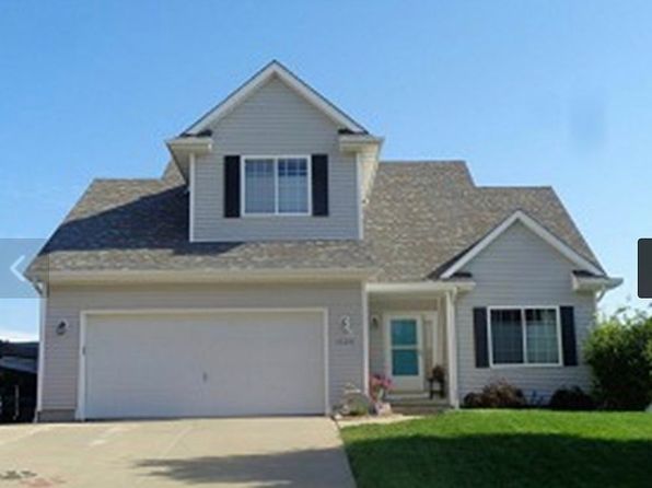 1520 Maple Dr