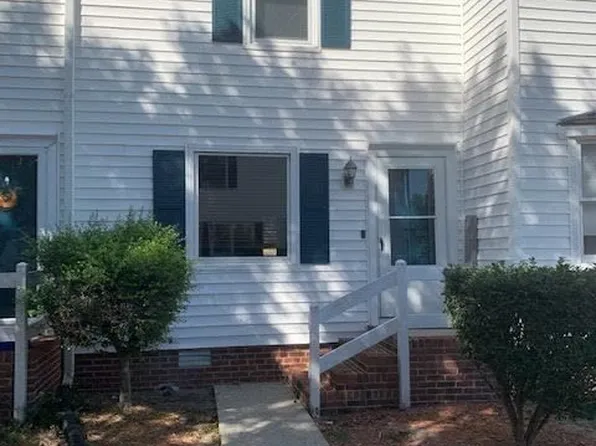 134 Oakmont Dr APT 12, Greenville, NC 27858