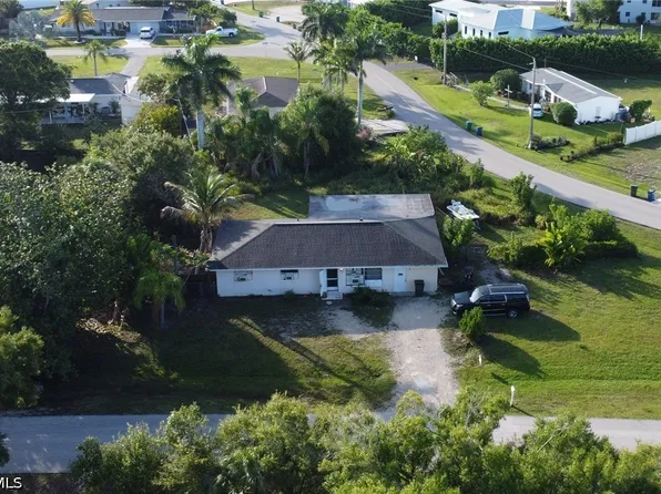6701 Fiesta Ln, Fort Myers, FL 33919