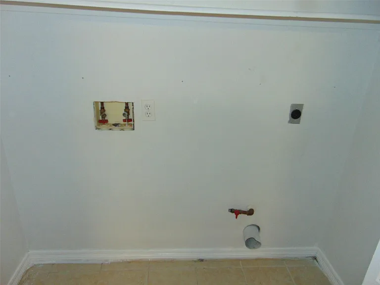8603 Rustling Leaves Dr — Photo 7