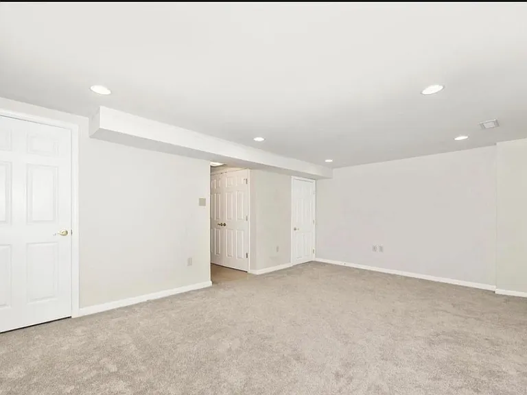 117 Valley View Ct — Photo 29