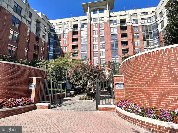 1021 N Garfield St APT 227, Arlington, VA 22201