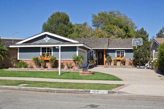 1st image of 224 College Park Dr