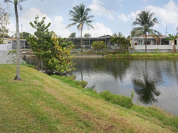 5th image of 3813 S Lake Ter