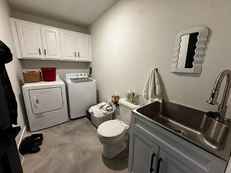2301 Grant Ln — Photo 34