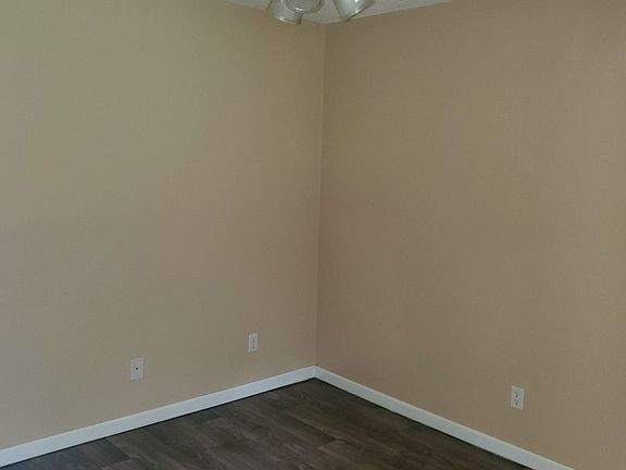3rd image of 730 Henderson Rd #736