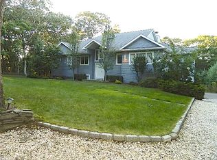 136 Red Creek Rd, Hampton Bays, NY 11946