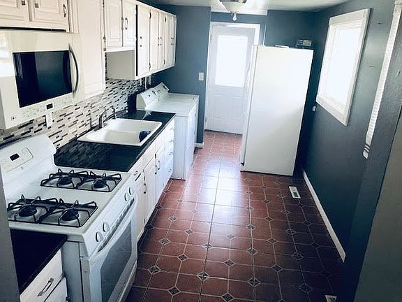 4th image of 155 Golfview Ln
