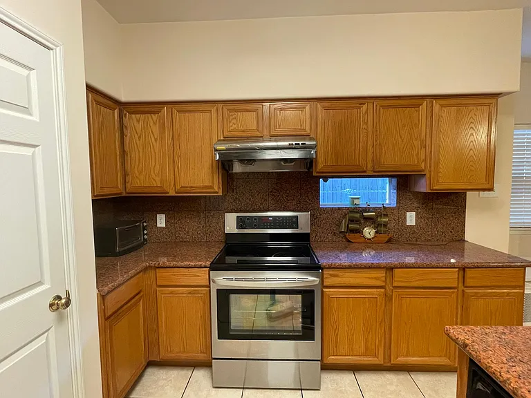 6853 Turtlewood Dr — Photo 16