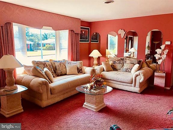 3rd image of 1022 Woods Pl