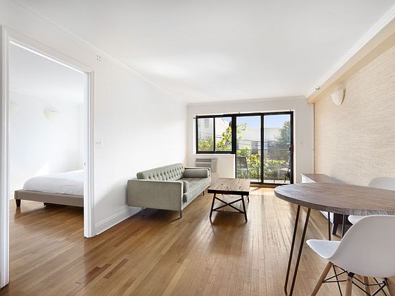3rd image of 1443 28th Ave APT 2F