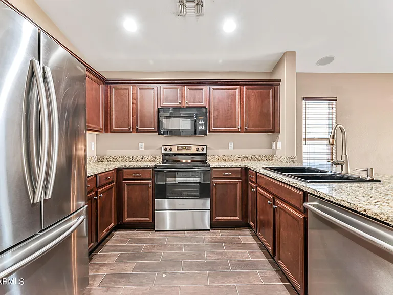 41284 W Cahill Dr — Photo 13