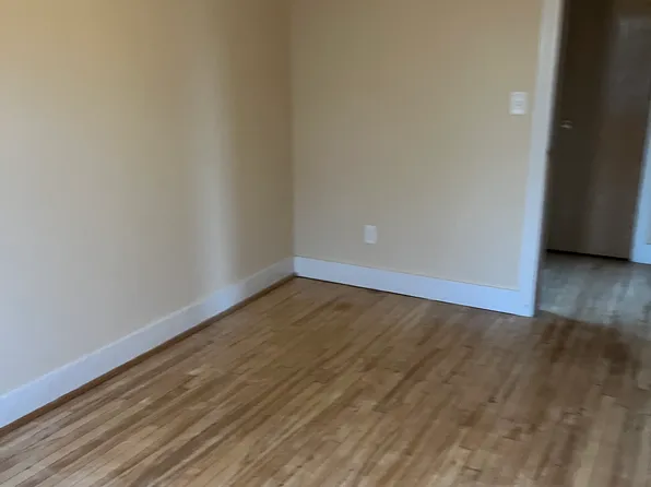 1031 5th St E #3, Saint Paul, MN 55106