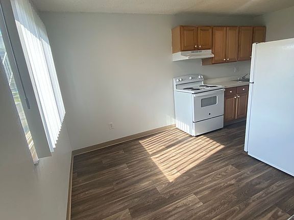 5th image of 16700 31st Ave S #111