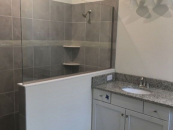 5th image of 23435 Waverly Cir