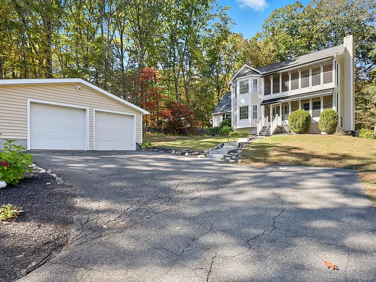 121 W Wakefield Blvd — Photo 4