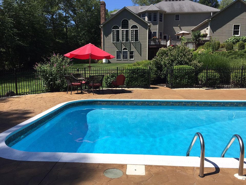 2nd image of 10 Westfield Dr