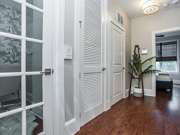 4th image of 700 Finsbury St APT 100