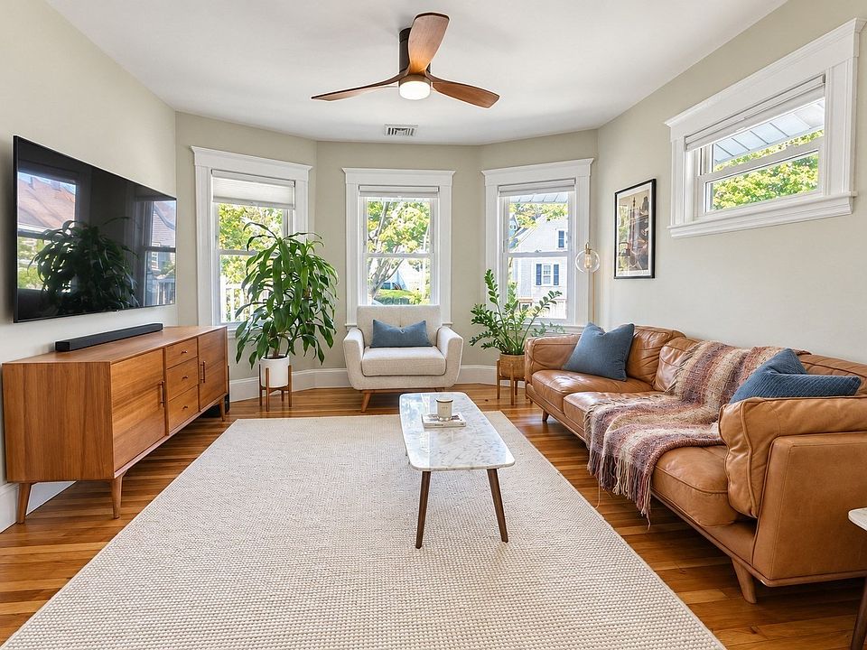 1st image of 134 Tyndale St #2