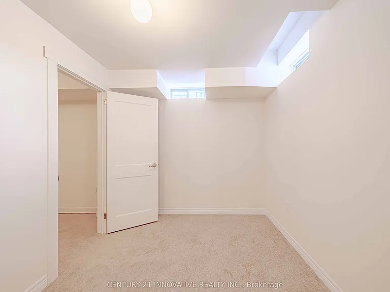 2057 Horace Duncan Cres #BASEMENT — Photo 10