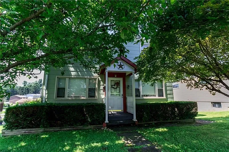 177 Carnation St photo 1
