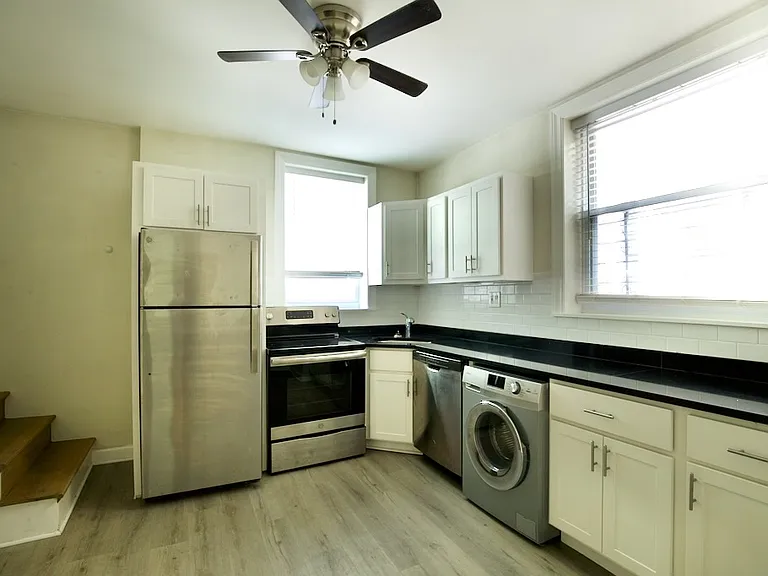 646 W Roscoe St #6H — Photo 2