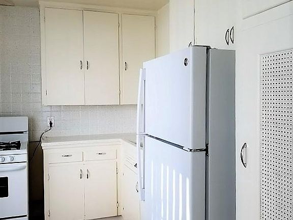 5th image of 5101 Marlborough Dr #5101
