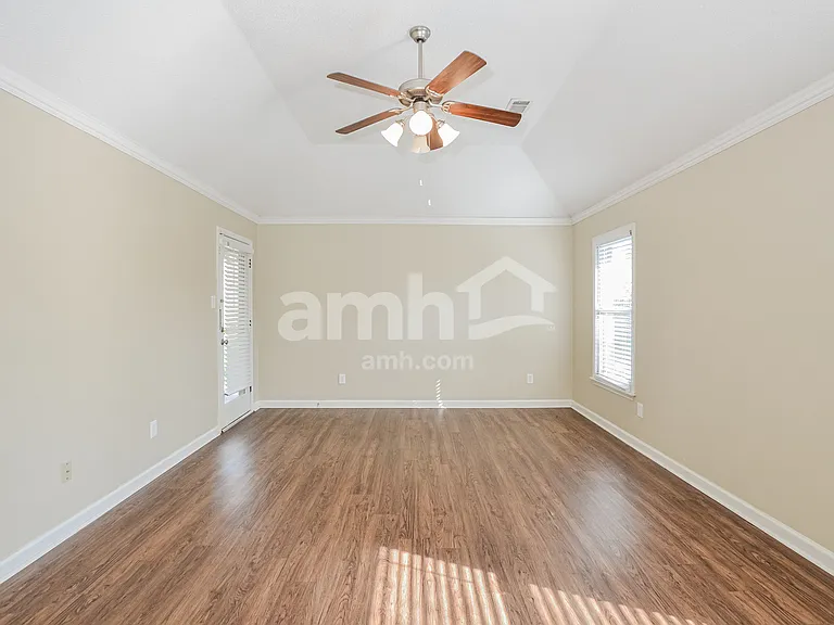 1926 Bohemia Dr — Photo 10