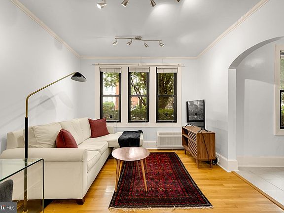 3rd image of 1726 17th St NW APT 102