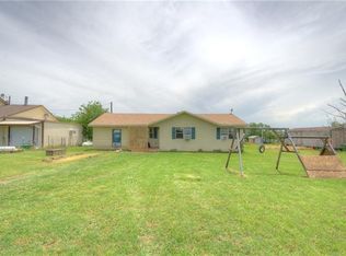 615 Holiday Dr, Ponder, TX 76259