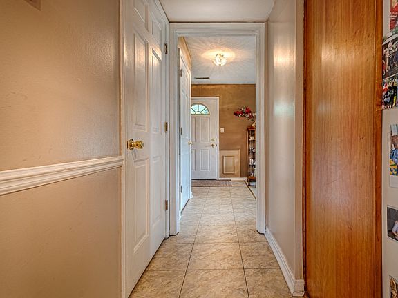 3rd image of 6722 Forest Glen Ct