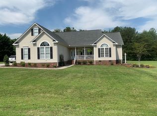 122 Church View Dr, Winston Salem, NC 27107