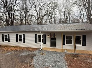 302 La Quinta Dr, Advance, NC 27006