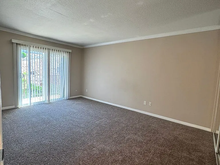 2616 Alpine Blvd #20 — Photo 10