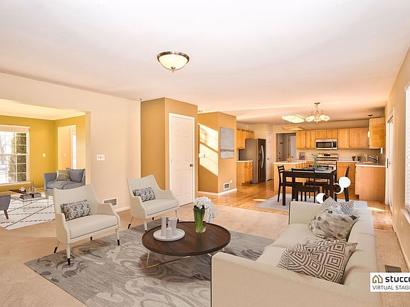 4th image of 569 Charlton Ct
