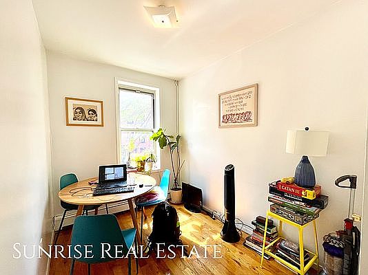 3rd image of 1039 Pacific St #2