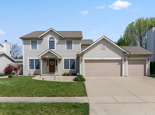 3136 Auburn Rd, Bloomington, IL 61704