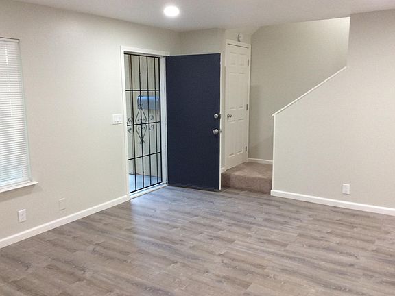 4th image of 4238 Comet Cir