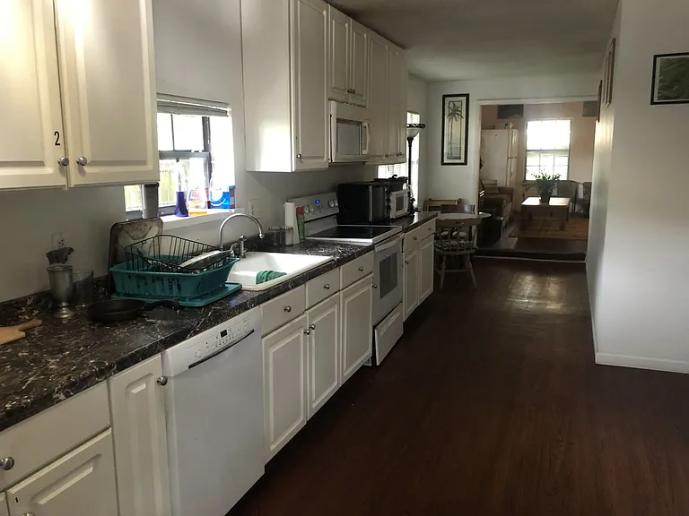 24 Sebastian Ave — Photo 6