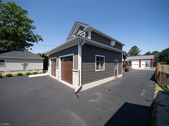 4th image of 166 King St