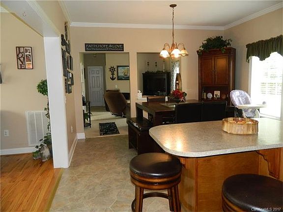 5th image of 152 Laura Jeanne Ln