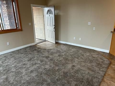 3rd image of 5686 White Mountain Ave