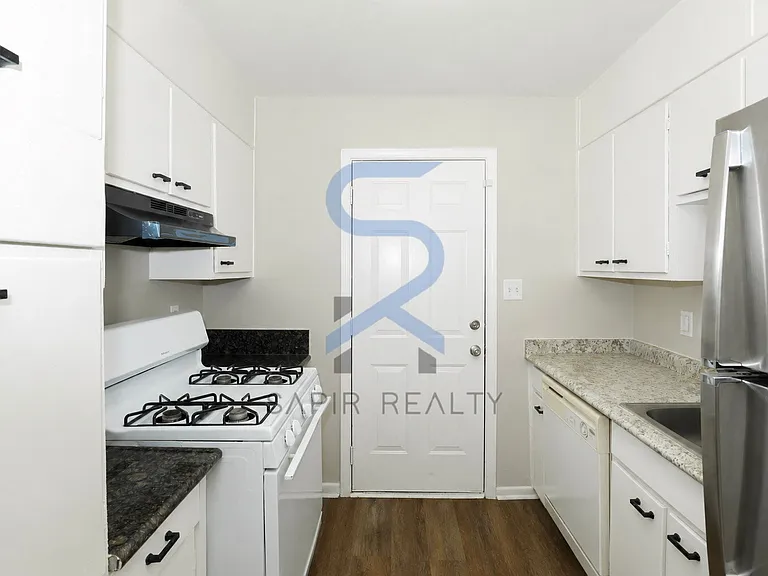 3300 College St #5 — Photo 13