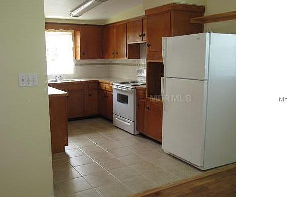 3rd image of 1147 Oaks Blvd